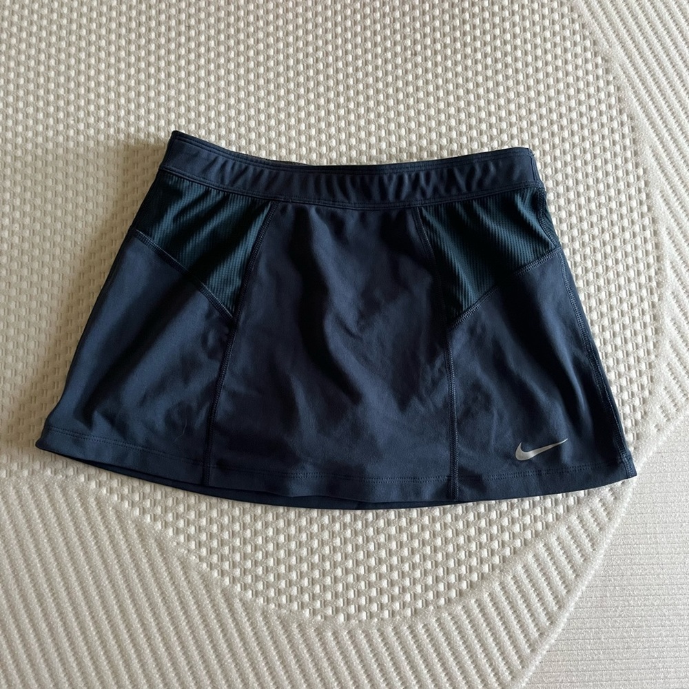 Nike Navy skirt size small